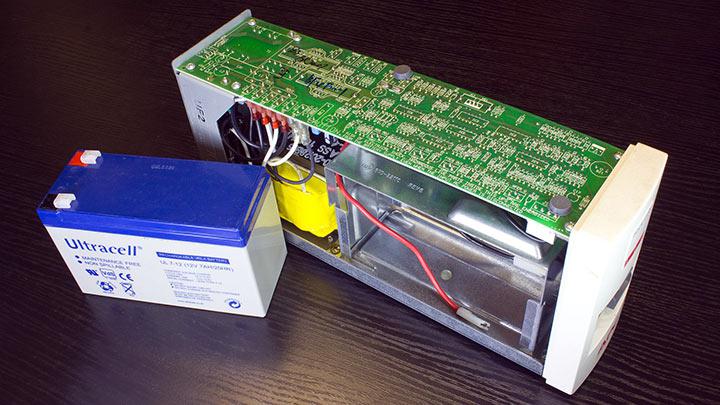 Свинцово-кислотный аккумулятор с зарядным устройством